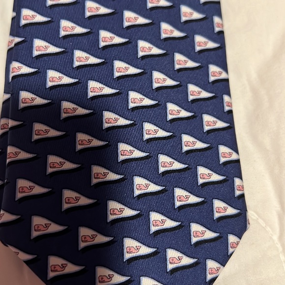 Vineyard Vines Men's Tied to a Cause Whale Silk Tie - Picture 3 of 3